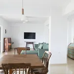 Eleftherion Comfort Living Lefkada アパートホテル
