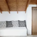 Eleftherion Comfort Living Lefkada アパートホテル Fternón