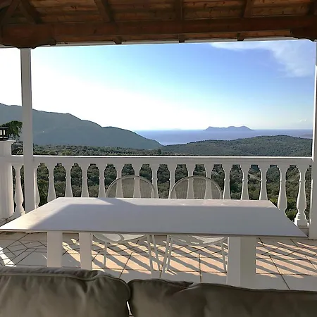Eleftherion Comfort Living Lefkada מלון דירות Fternon