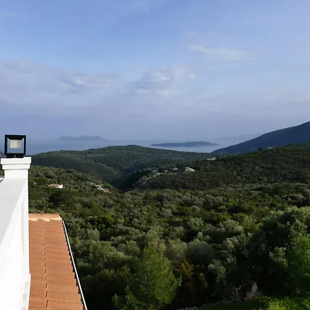 Eleftherion Comfort Living Lefkada מלון דירות Fternon